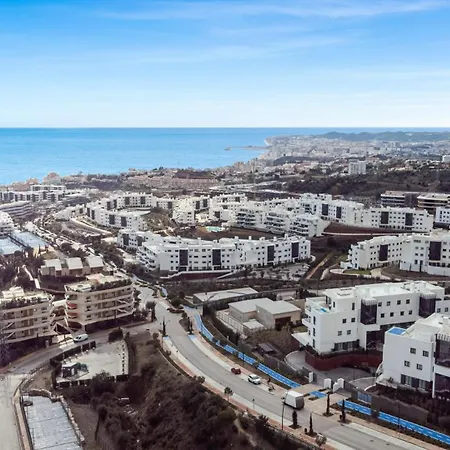 Vivi Homes - Sixsenses Pool, Golf, Patio & Sea View Apartment *